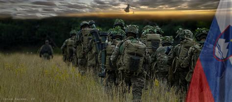 ilustracija, ki prikazuje postopno gradnjo (zrno, nato več zrn, ki postanejo pogača, ali kamen, nato več kamnov, ki postanejo palača)