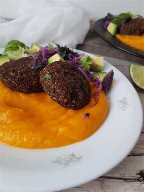 Fotografija: Veganski polpeti iz črnega fižola in šampinjonov