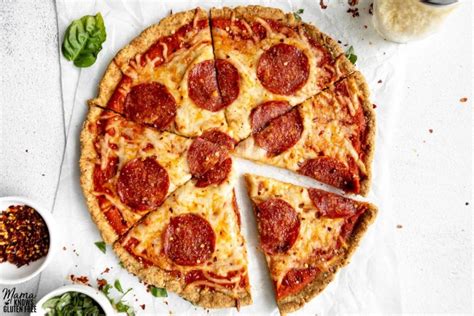 Photo of a pizza made with Grapoila almond flour crust, topped