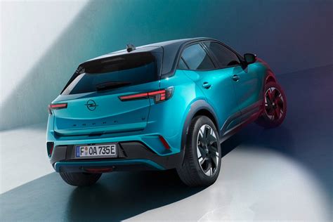 Pregledna shema zunanjih mer in oblikovnih linij modela Opel Mokka