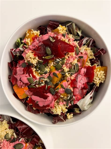 Skleda z rdečo juho - verjetno poljski 