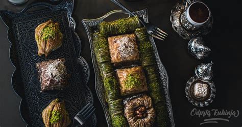 prikaz turške baklave in lokuma v Istanbul Kavarni