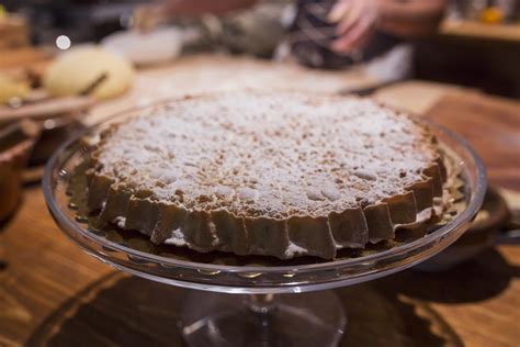 ilustracija slaščičarne iz preteklosti ali vintage torta