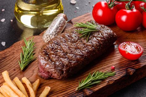 fotografija mehkega biskvita, pripravljenega za plastenje