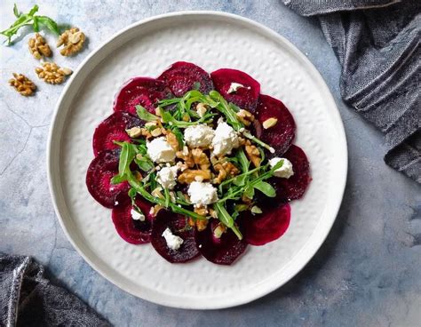 Recipe suggestion: Yellow beetroot carpaccio with goat cheese and walnuts
