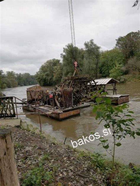 fotografija tradicionalnega mlina na Muri