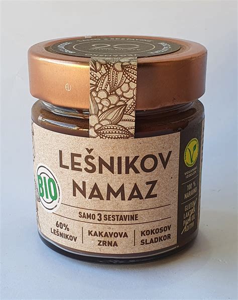 Domači lešnikov namaz z javorjevim sirupom