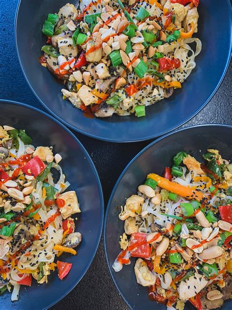 wok z zelenjavo in piščancem