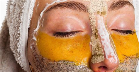 Tematska fotografija domače maske iz curryja