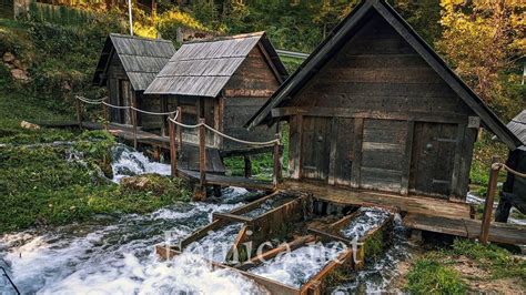 Stara ilustracija ali fotografija mlinov na Plivi