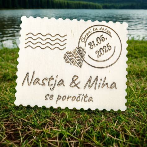 Fotografija lokacije Na jasi z leseno zgradbo in zelenico za civilno poroko
