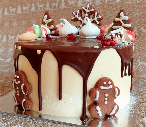 Foto: praznična torta, okrašena za božič