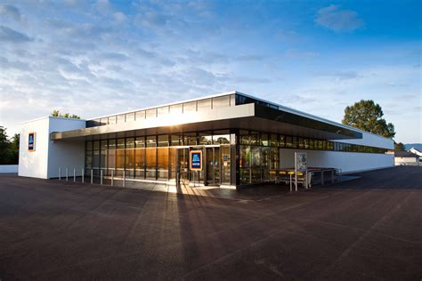 HOFER trgovina z optimiziranim sistemom skladiščenja