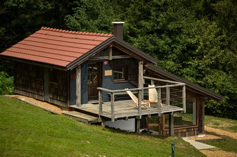 slikovita pravljična hiška v Pravljičnem gozdu