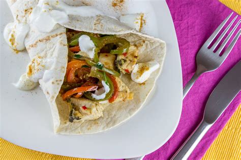 Infografika s sestavinami za piščančje fajitas