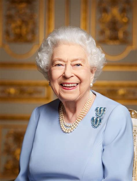 fotografija čokoladne torte kraljice Elizabete II.