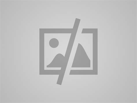 fotografija sconeov s smetano in marmelado