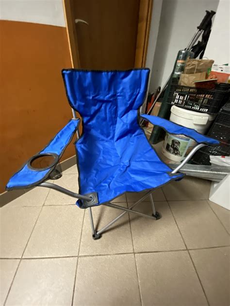 Različni seti posode, primerni za domačo uporabo in kampiranje