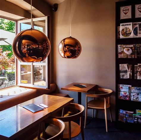 Notranjost in zunanja terasa Pizzerije Basilica v Velenju