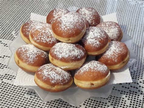 pustni krofi na ocenjevanju