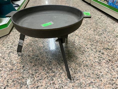 Primerjava različnih materialov ponve za žar: litoželezna, jeklena, aluminijasta