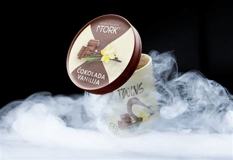 Vizualizacija logotipa na prilagodljivem papirnatem lončku za sladoled