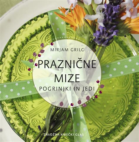 Fotografija praznične mize z različnimi namazi in prilogami