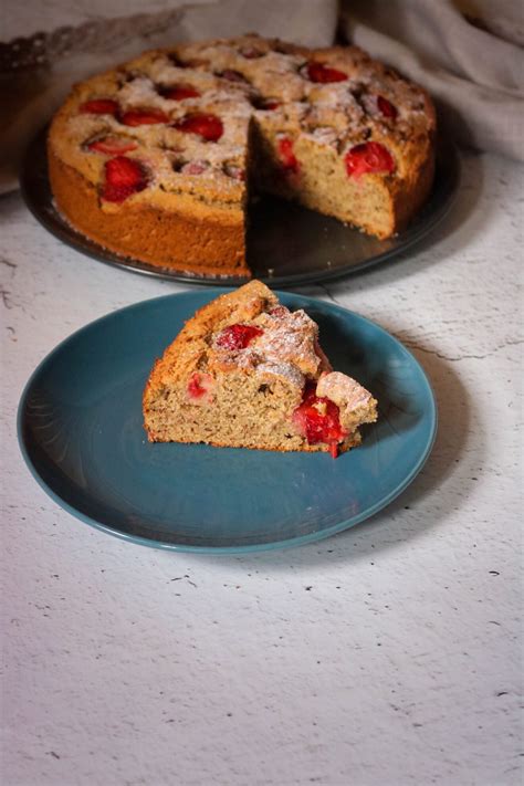 Tematska fotografija LCHF jabolčnega peciva, pripravljenega za postrežbo