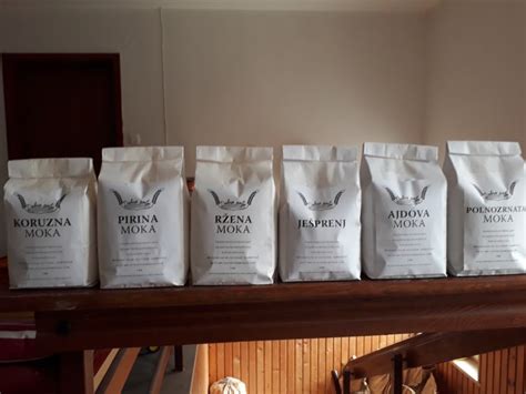 različne vrste brezglutenskih mok (riževa, ajdova, kostanjeva)
