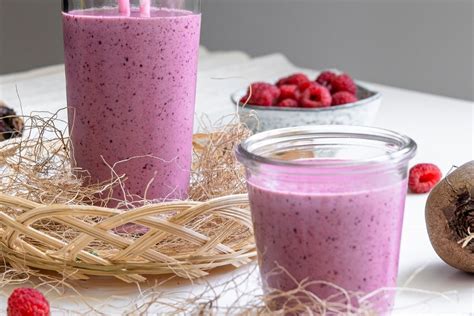 Fotografija osvežilnega smoothija z rdečo peso