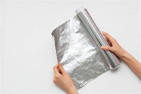 shema pravilne uporabe aluminijaste folije pri pečenju in shranjevanju