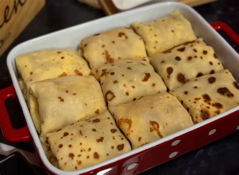 Zapečene mehiške palačinke v pekaču, pripravljene za serviranje