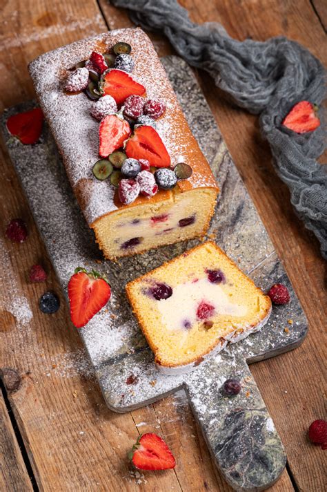 Makro-prijazen, beljakovinski cheesecake z jagodičevjem