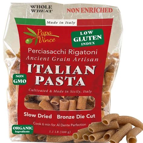 Thematic photo: a selection of ancient grain products (bread, pasta, pastry)