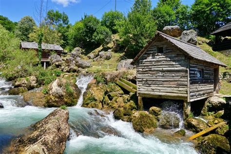 Slapovi in stari mlini na Plivskih jezerih pri Jajcu
