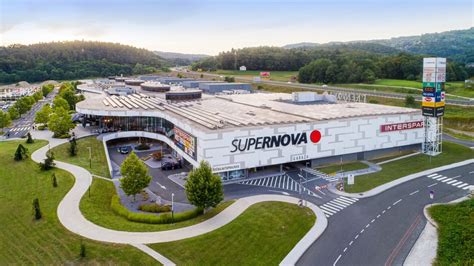 Zunanji ali notranji posnetek Picerije Lavanda v nakupovalnem centru Supernova Novo mesto