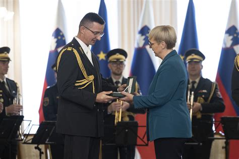 Končni videz nebeskega močnika, serviranega v skledici