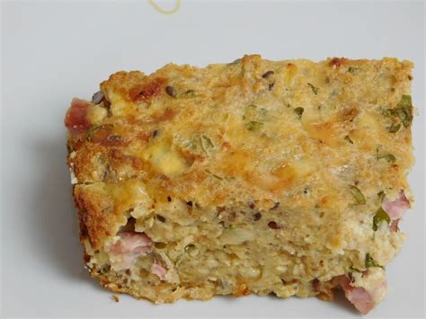 Sestavine za kruhov narastek s slanino in sirom