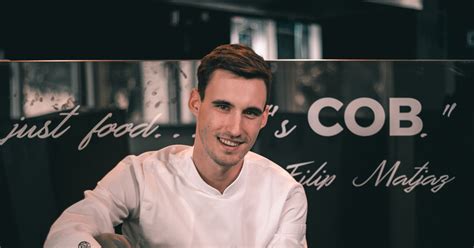 Filip Matjaž v kuhinji svoje restavracije COB