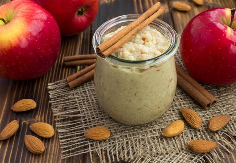 priprava mandljevega namaza v mešalniku