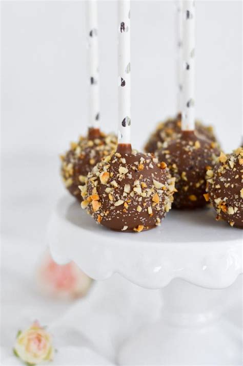 Fotografija: Postavljeni cake popsi za postrežbo