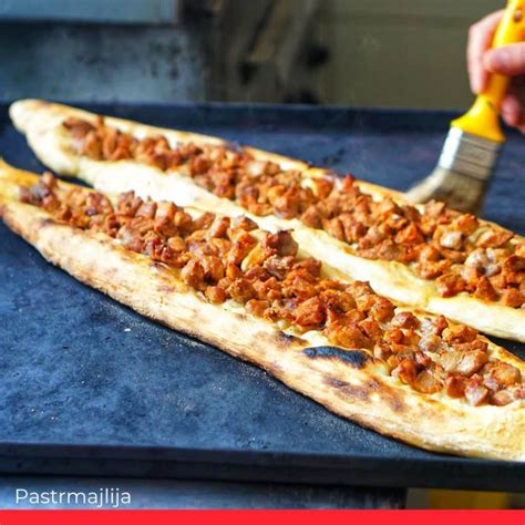Pastrmajlija, makedonska različica pice