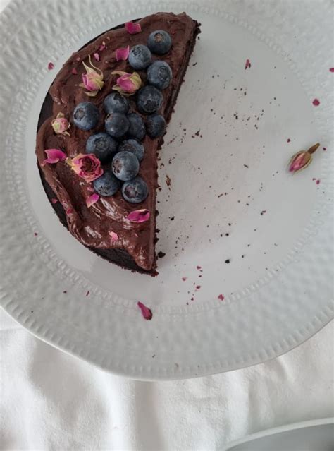 Čokoladna torta z masleno kremo na pivu