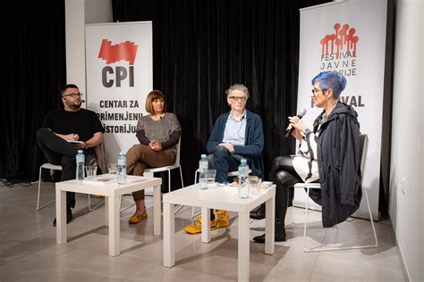 Fotografija sodobne javne debate ali spominskega centra