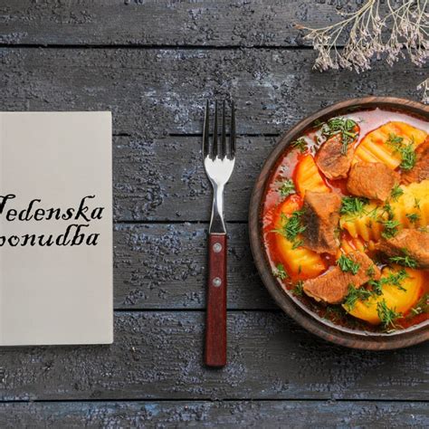 Raznolika ponudba veganskih jedi v Sloveniji, vključno z burgerji in solatami