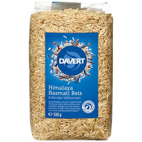 Kuhana rjava basmati riž in sveži listi mete