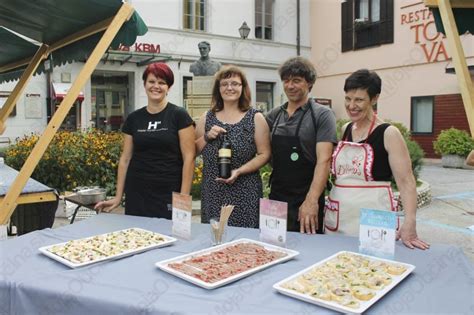 Fotografija soške postrvi na krožniku