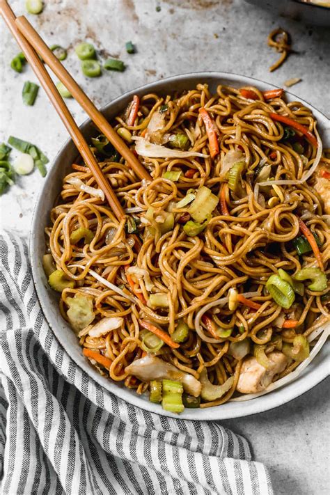 Prikaz narezane zelenjave za Chow Mein