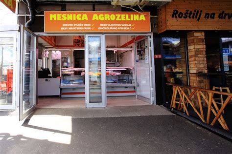 Logotip Mesarstva Maver in notranjost sodobne mesnice