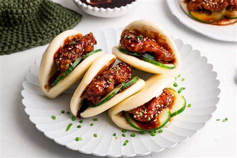 Soparni bao buns s slanimi nadevi